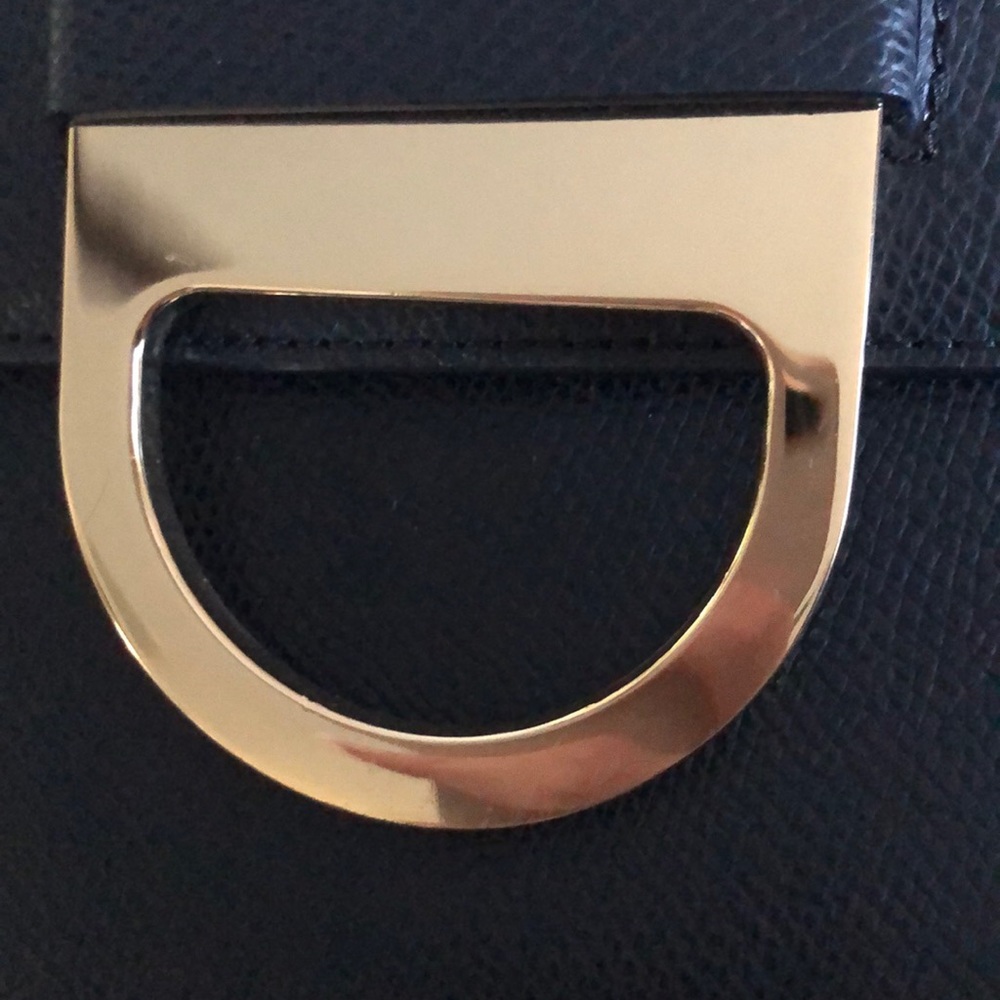 DKNY satchel black. Used handful of times.